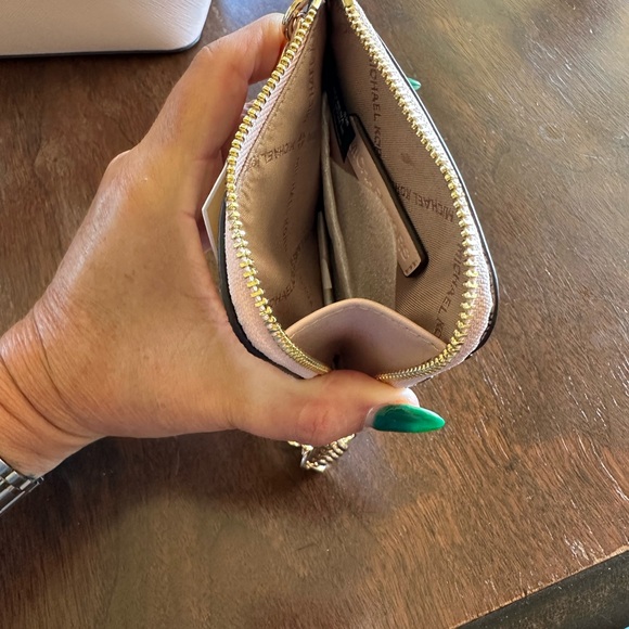 Michael Kors Gold Chain Cash/Cardholder in Powder Blush - Picture 5 of 6